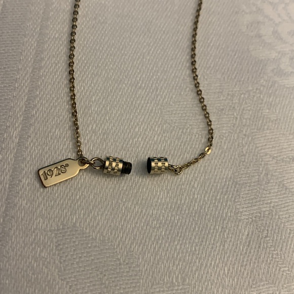 1928 Jewelry Necklace Fine Chain & Pale Porcelain Rose; 15” with original box - Picture 9 of 12